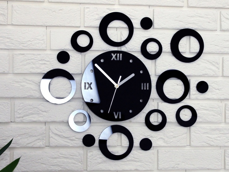 modern living room wall clock