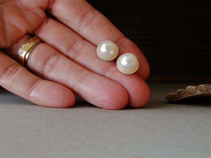 pearl stud earrings for women