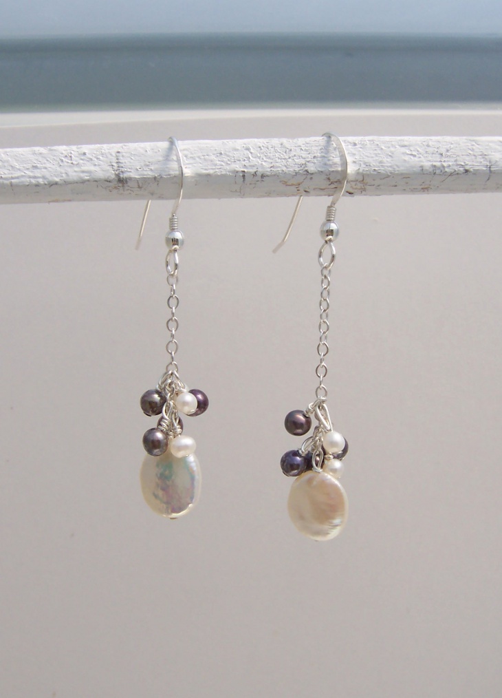 small pearl dangle earrings