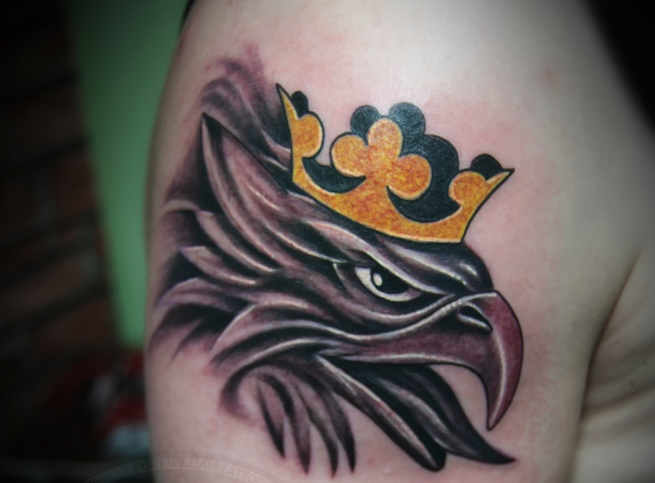 3d crown tattoo on sleeve1