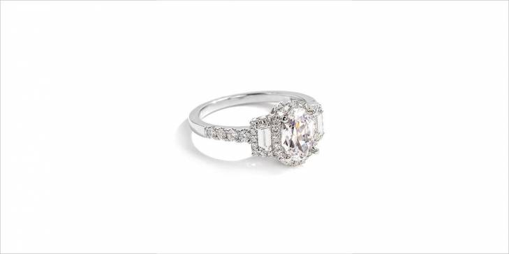 oval cut diamond engagement ring1