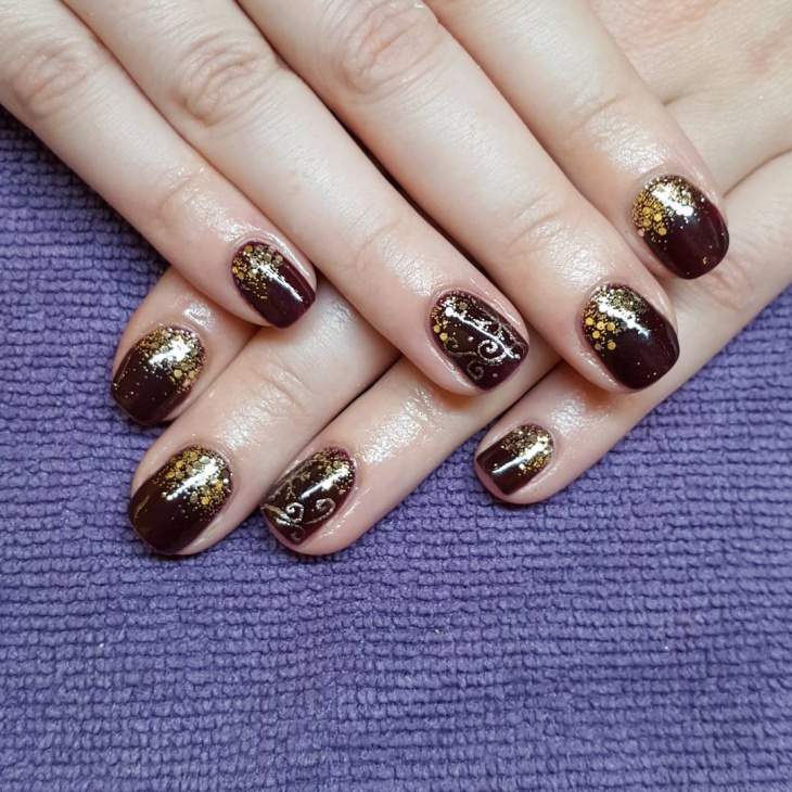 gold glitter new year nail art for short nails
