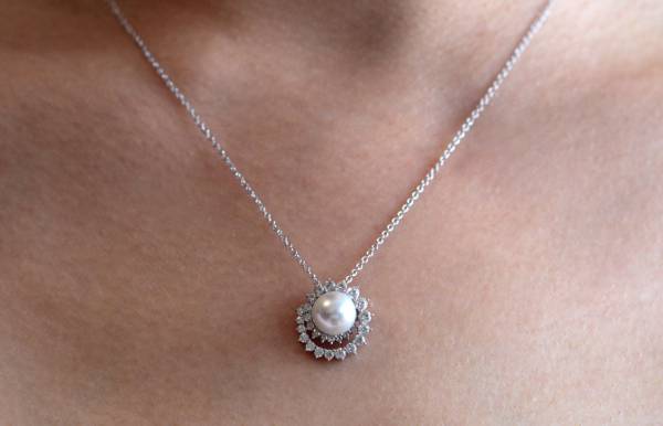 diamond pendant pearl necklace