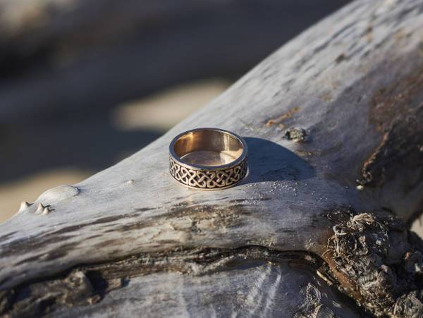celtic knot wedding ring for women
