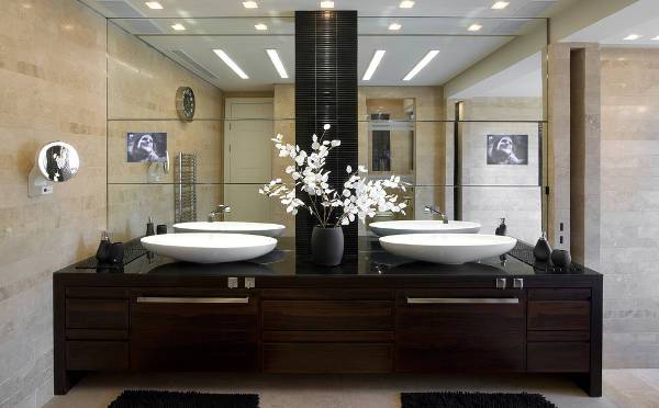modern mirrored sink vanity