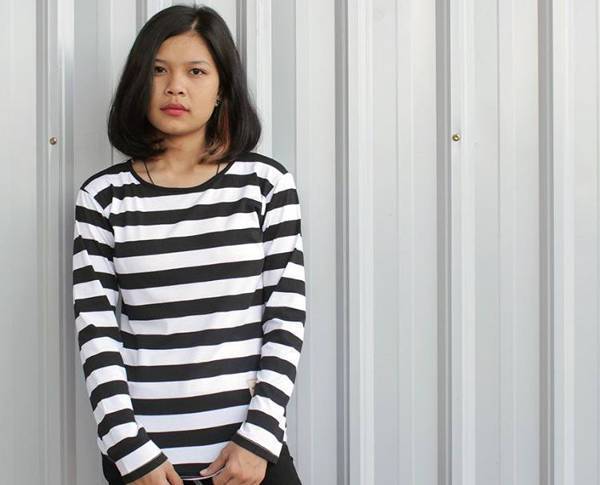 black and white striped long sleeve t shirt