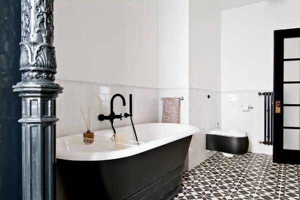 black bathroom tub faucet idea