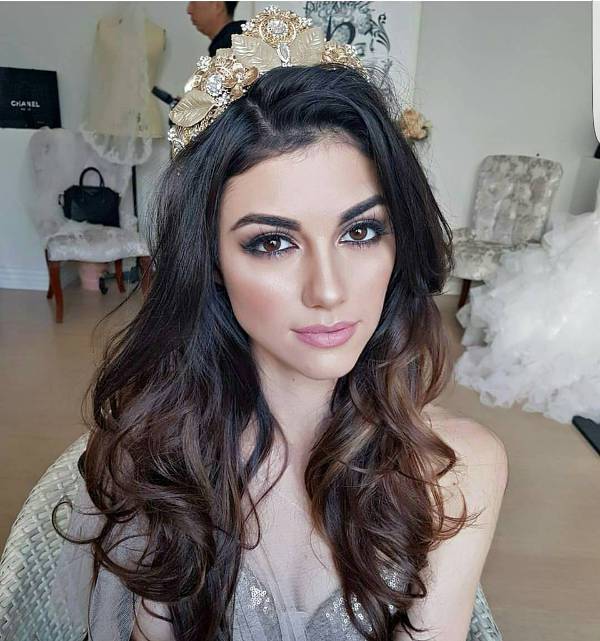 simple long wedding hairstyle