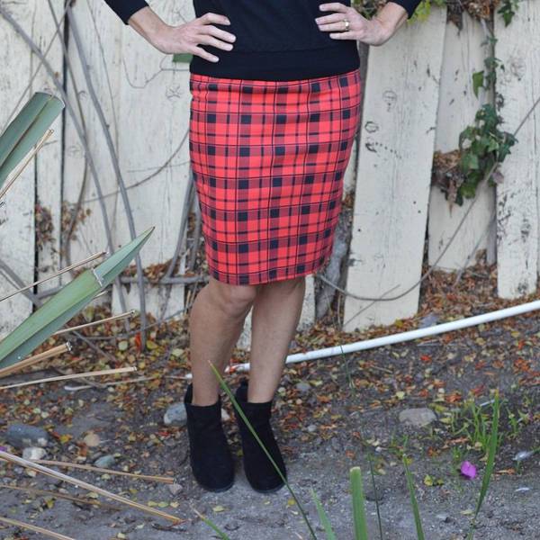 red and black plaid pencil skirt
