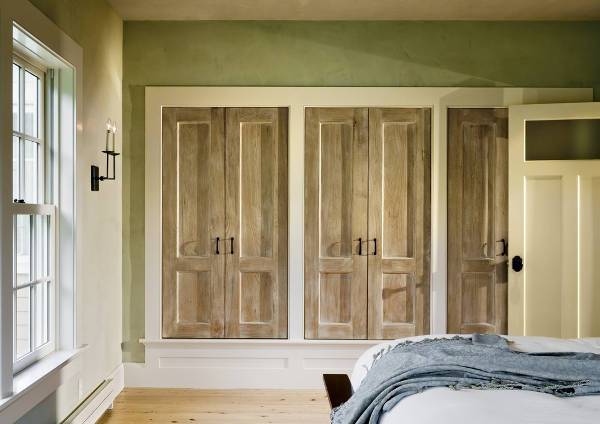 rustic wood closet doors design