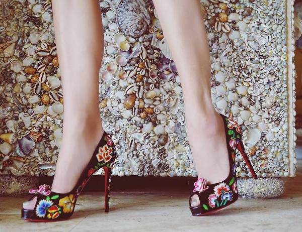 high heel floral footwear design