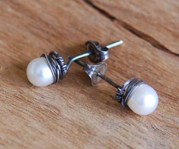 pearl sterling silver stud earrings