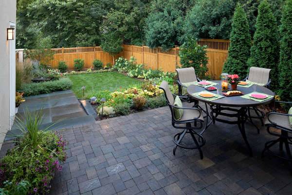 small garden backyard patio