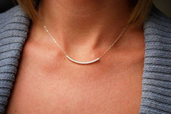 curved bar necklace design